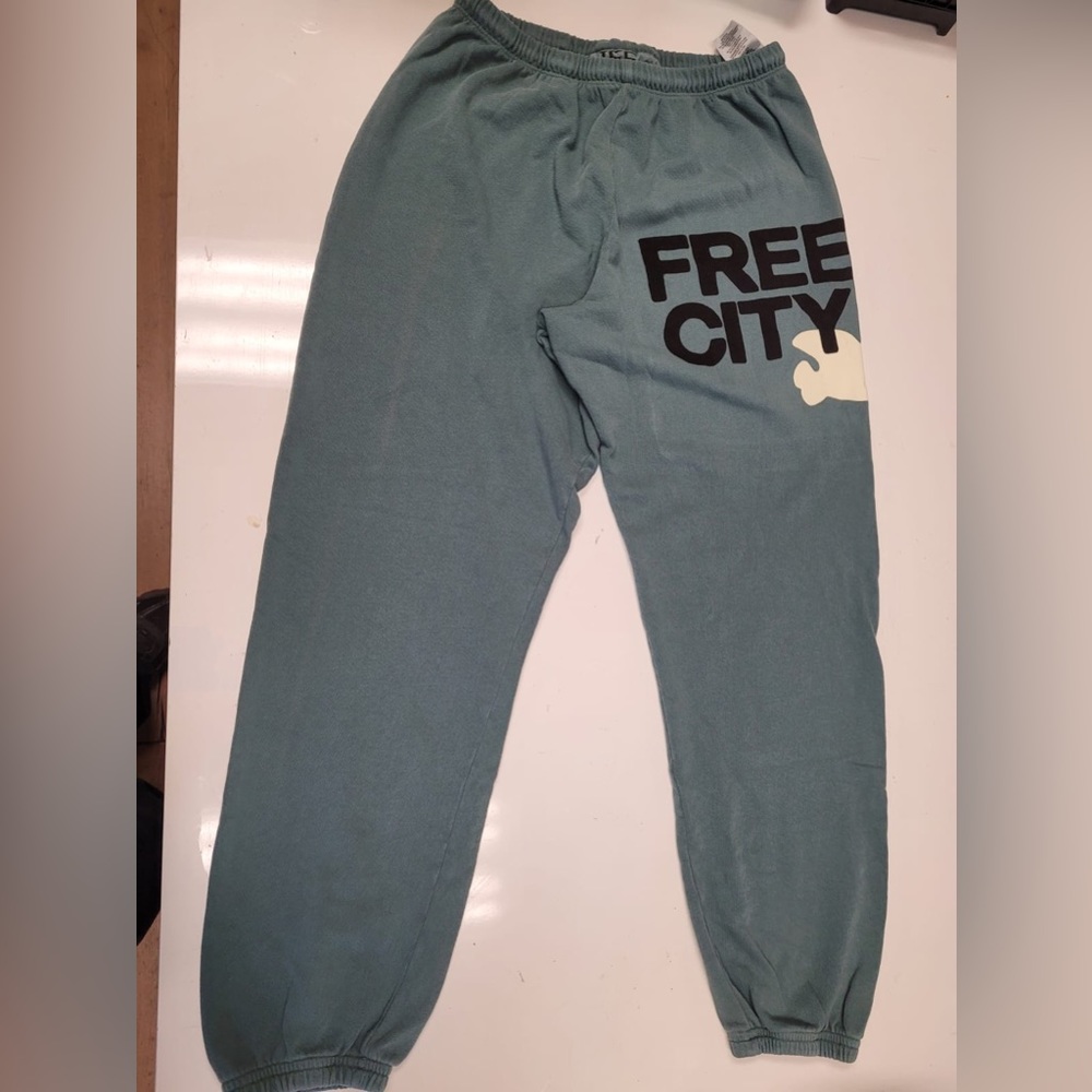 Freecity Cotton Logo Sweatpants New no tags - Picture 4 of 4